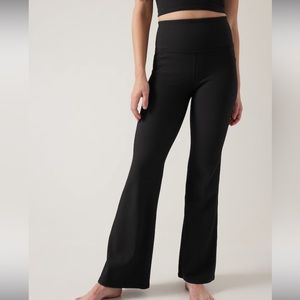 Salutation Stash Rib Flare Leggings